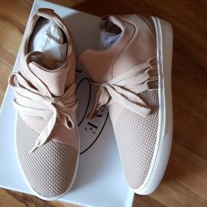 Steve Madden Sneakers